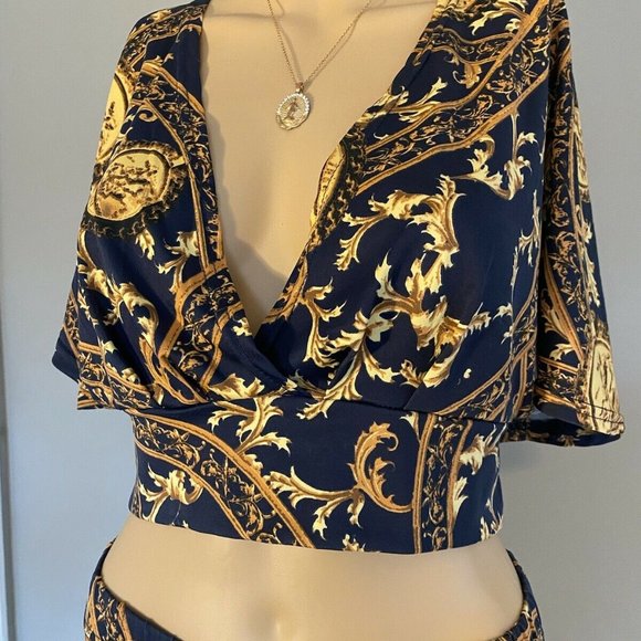 Two Piece Crop Top Set Size Medium - Picture 3 of 6